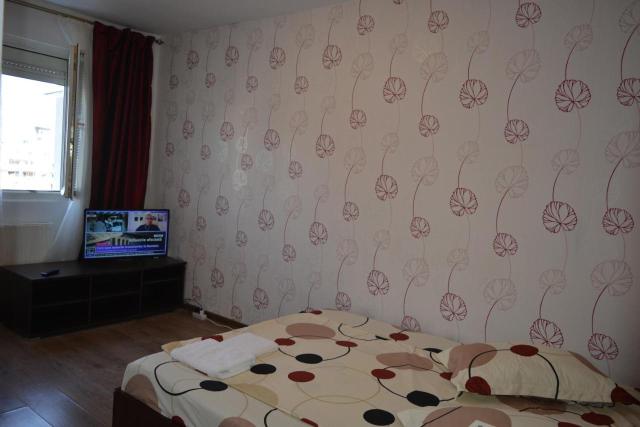 Iulia Studio 9 Bucarest Esterno foto